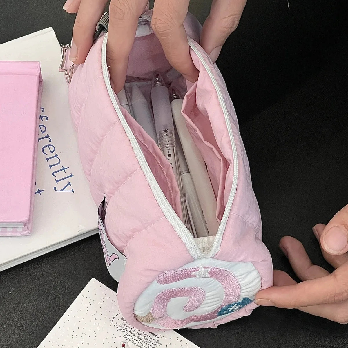 Trousse de toilette matelassée femme, tissu doux et léger