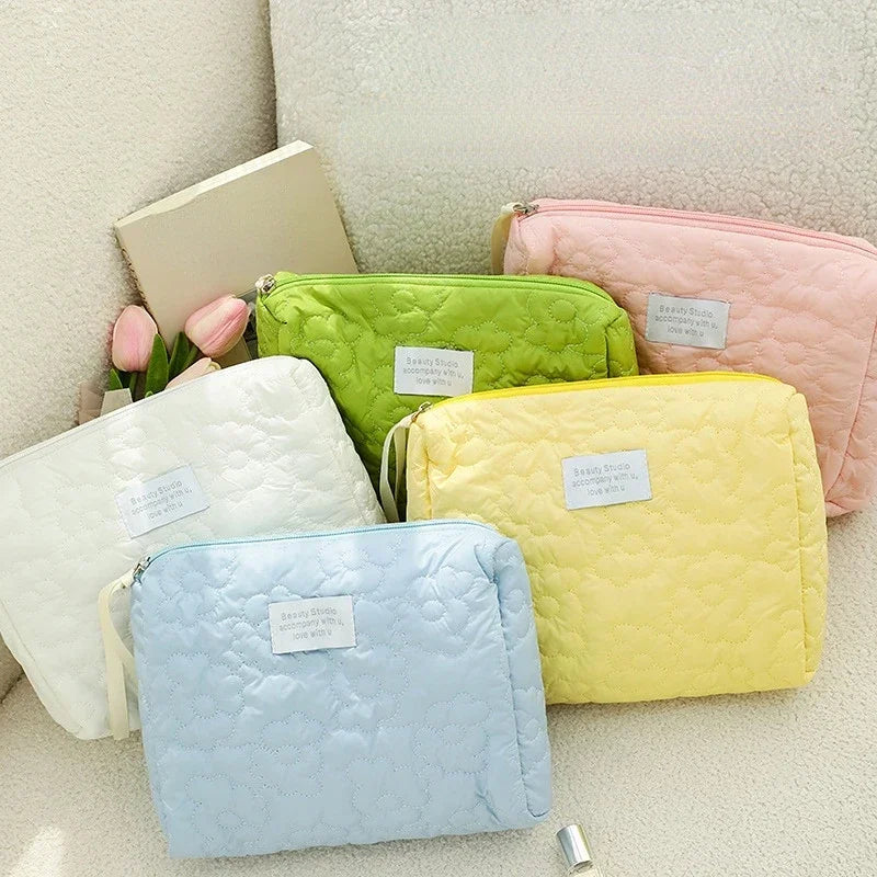 Trousse de toilette femme fleurie zippée