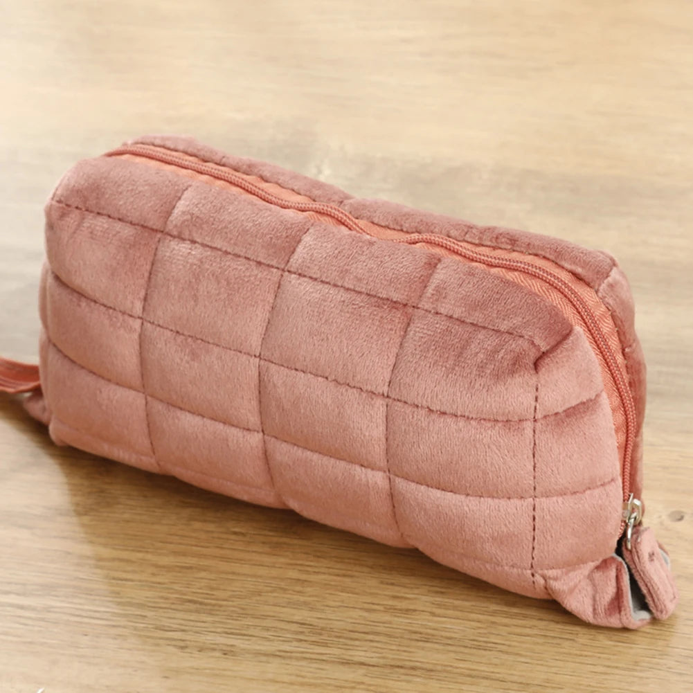 Trousse de toilette coton compacte – Look peluche chic