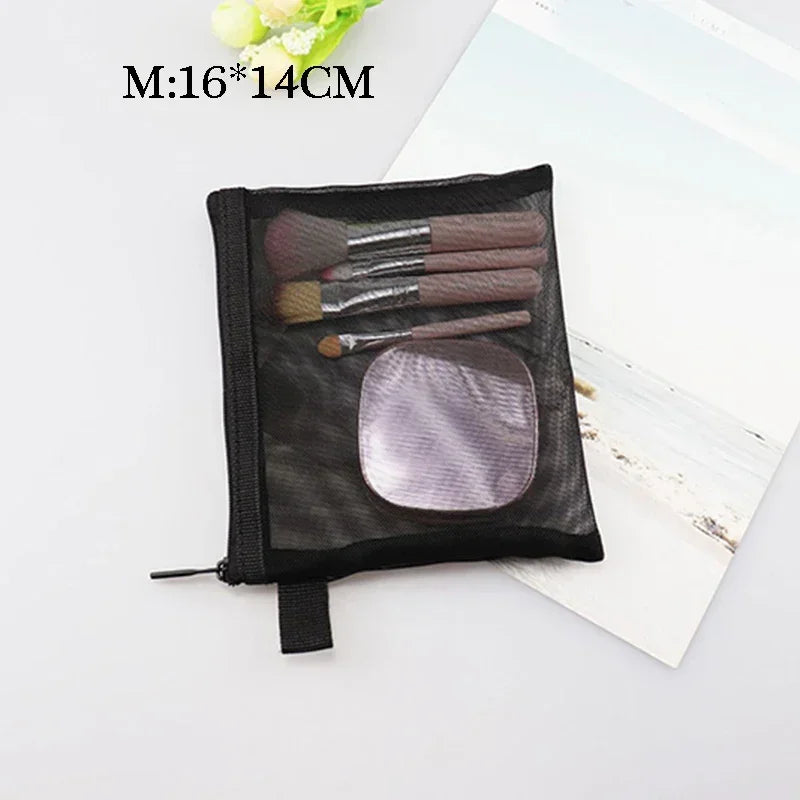 Trousse de toilette femme maille transparente