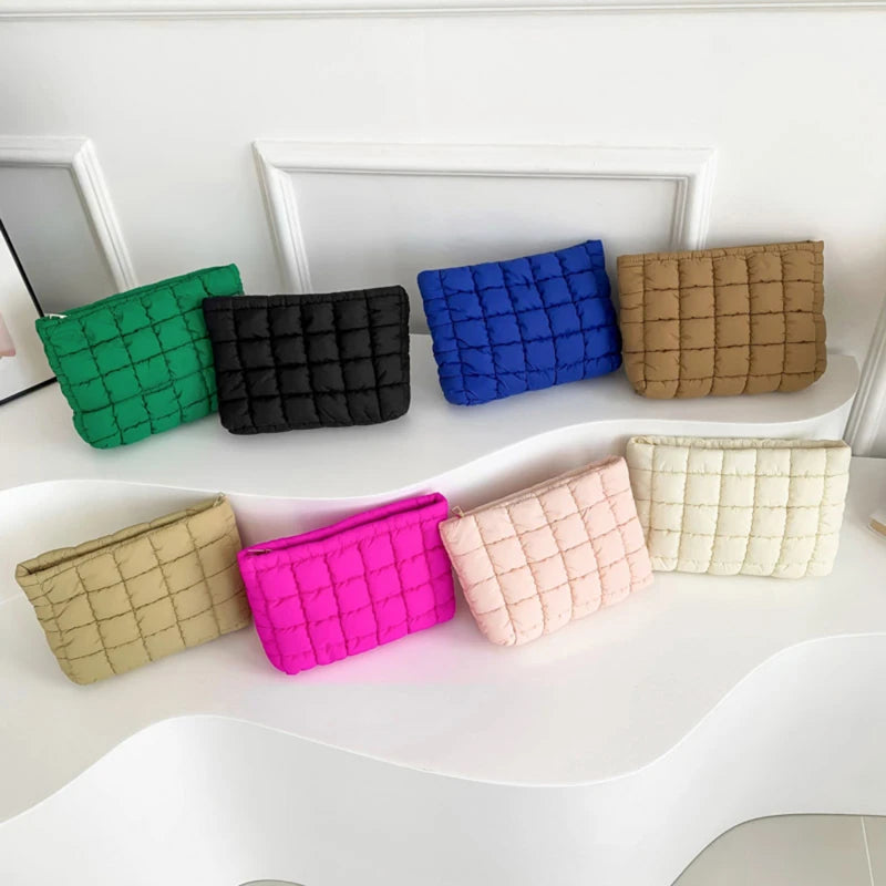 Trousse de toilette matelassé femme – Design léger, tissu doux et compact