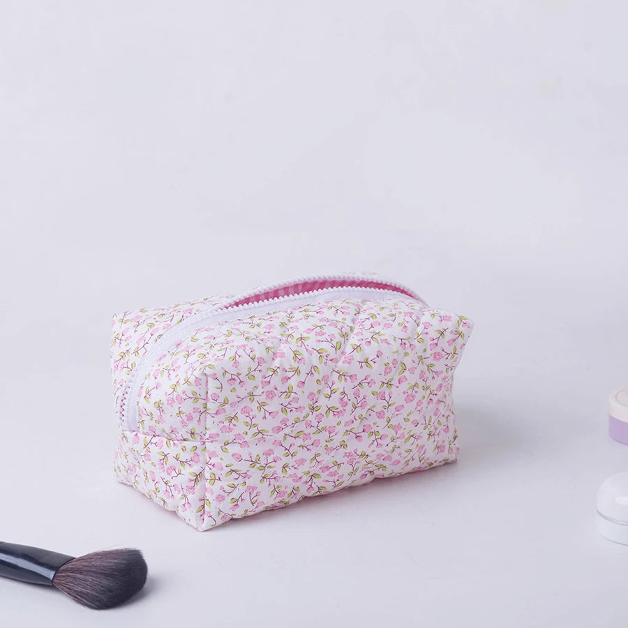 Trousse de toilette femme coton matelassé – Design floral élégant