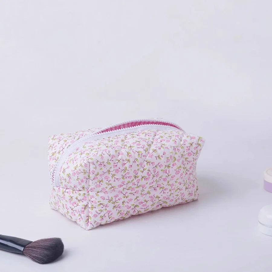 Trousse de toilette femme coton matelassé – Design floral élégant