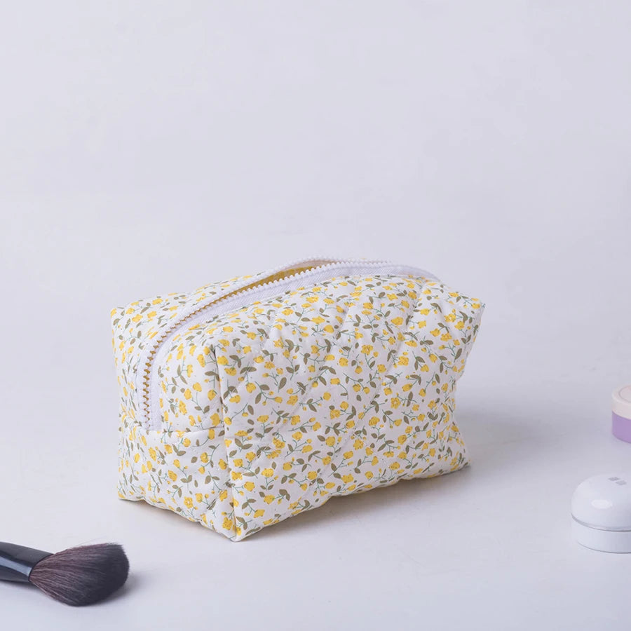 Trousse de toilette femme coton matelassé – Design floral élégant