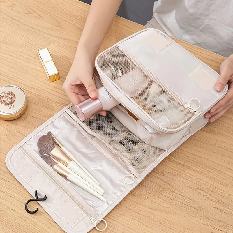 Trousse de toilette suspendue avec crochets