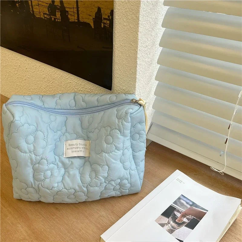 Trousse de toilette femme fleurie zippée