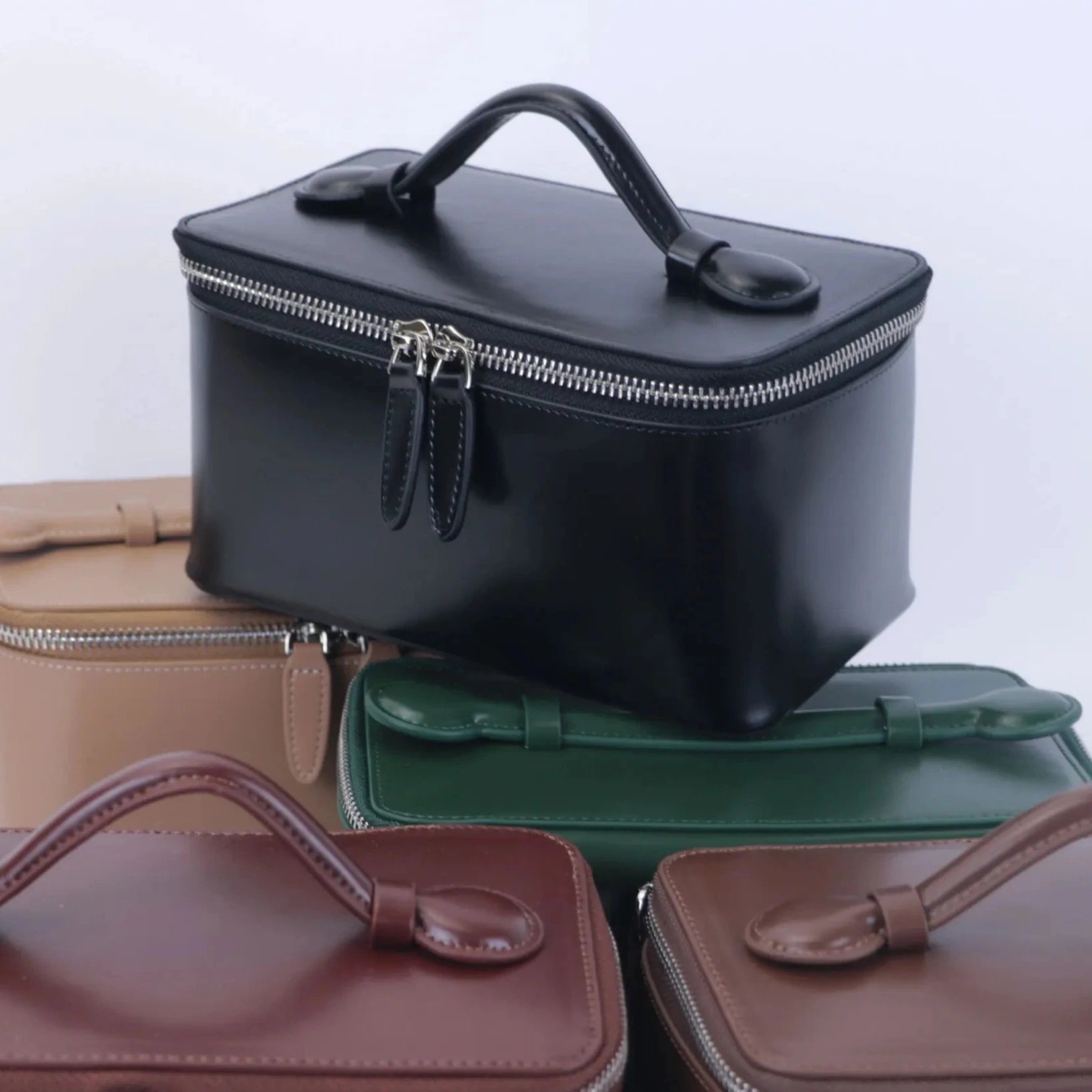 Trousse de toilette de luxe format voyage, étanche et légère