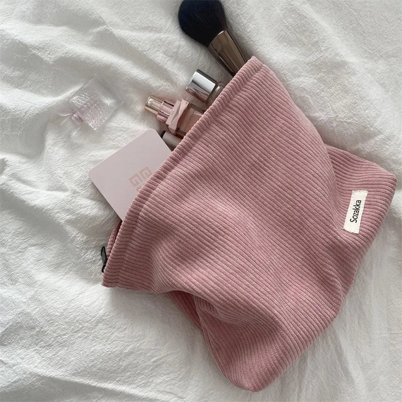 Trousse de toilette matelassée femme – Élégante, douce et fonctionnelle