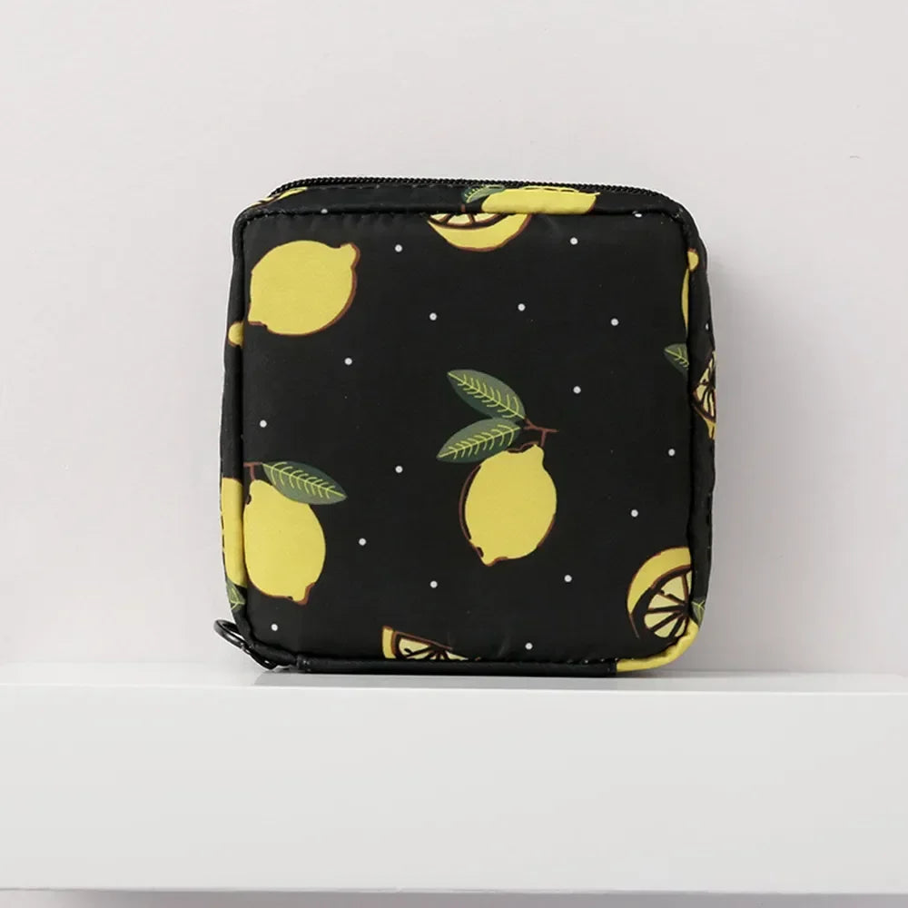 Trousse de toilette bébé imperméable en nylon noir à motifs flamants roses, idéale pour ranger les accessoires d’hygiène d’un enfant ou bébé