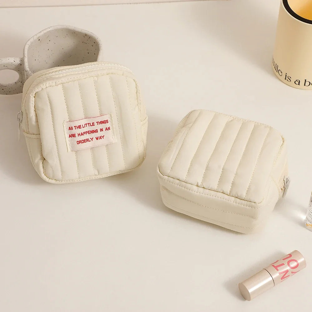 Trousse de toilette femme brodée vanity
