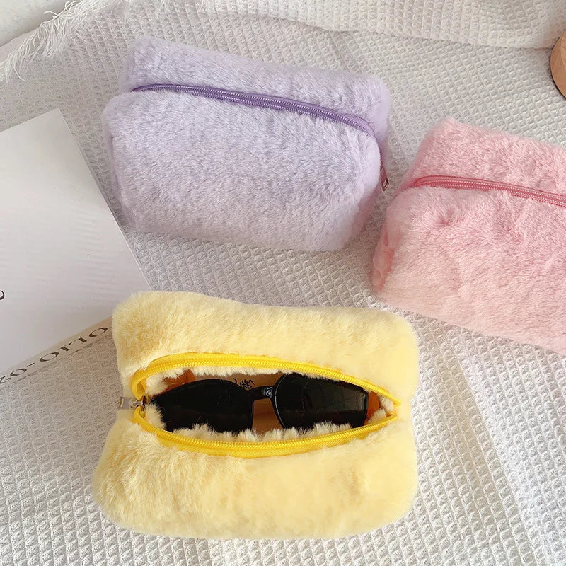 Trousse de toilette femme fourrure légère