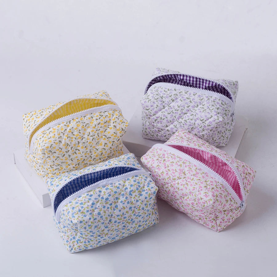 Trousse de toilette femme coton matelassé – Design floral élégant