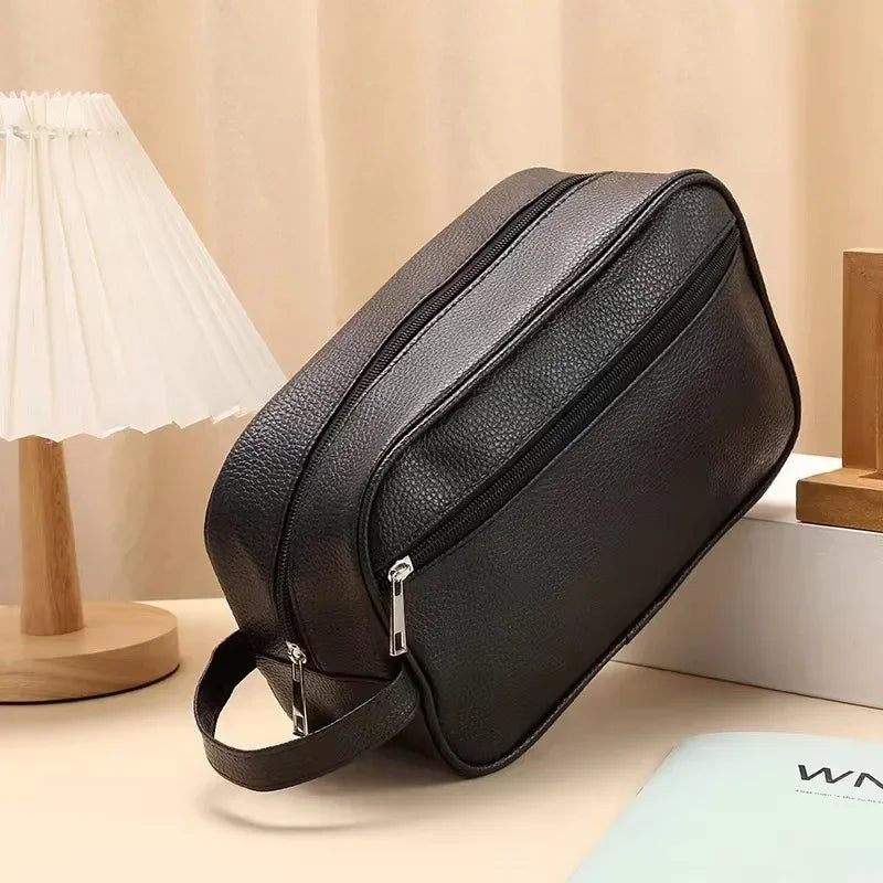  Trousse de toilette imperméable en PVC – rigide, compacte et idéale pour les déplacements.
