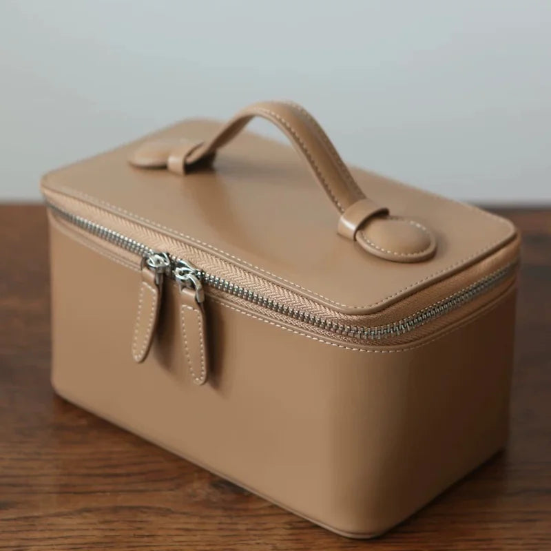 Trousse de toilette de luxe format voyage, étanche et légère