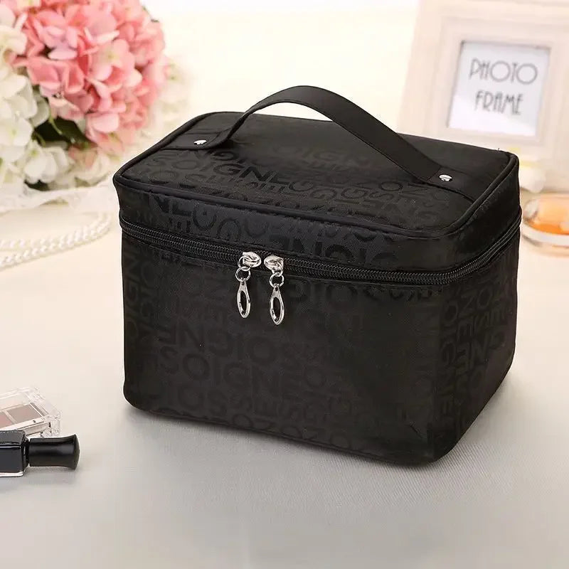  Vanity case femme léger en nylon noir, format carré stylé pour maquillage et accessoires
