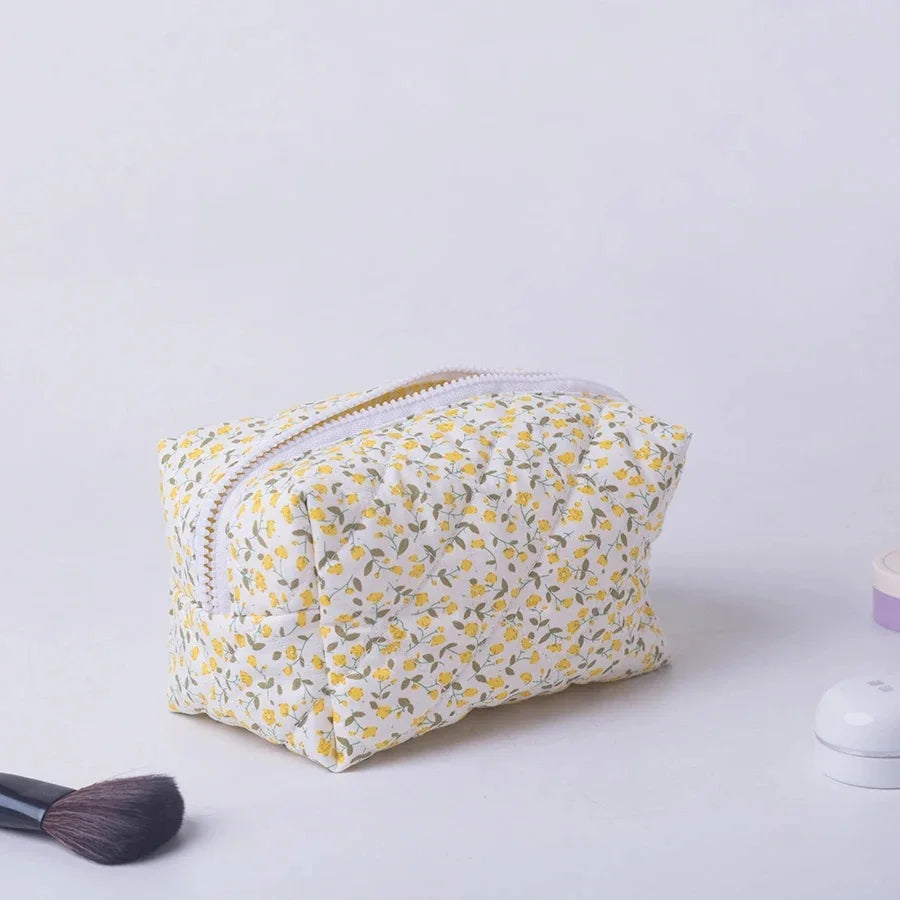 Trousse de toilette femme coton matelassé – Design floral élégant